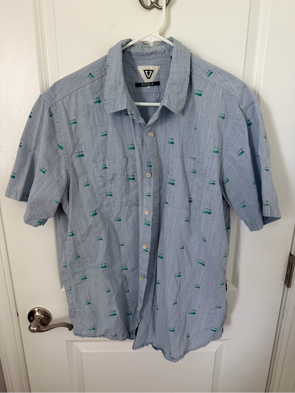 VISSLA Light Blue Short-Sleeve Button-Down with Teal Embroidery